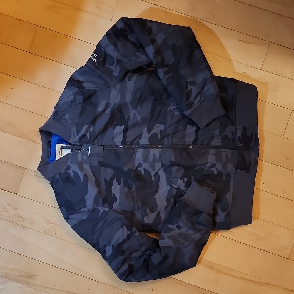 Abercrombie Boys Bomber Jacket Size XL Camouflage NWT